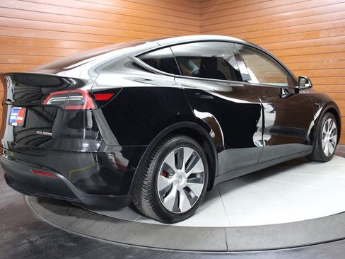 Used 2022 Tesla Model Y Performance AWD/4WD image 13