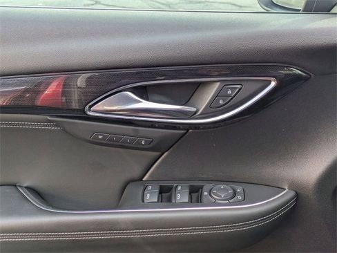 Used 2023 Buick Envision Essence image 12