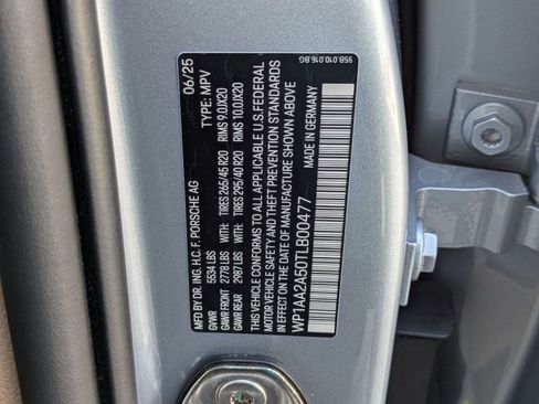 Certified 2026 Porsche Macan AWD/4WD image 30