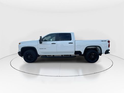 Used 2025 Chevrolet Silverado 2500 Custom w/ Custom Blackout Package AWD/4WD image 5
