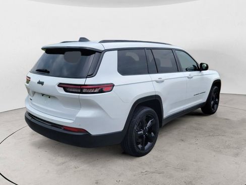 Used 2023 Jeep Grand Cherokee L Laredo AWD/4WD image 12