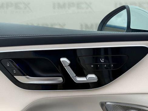 Used 2023 Mercedes-Benz GLC 300 4MATIC w/ Exclusive Trim Package image 12