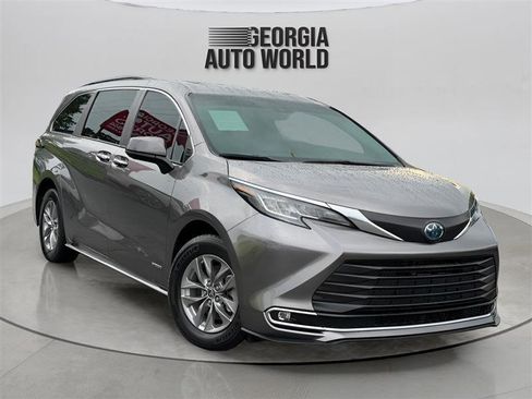 Used 2021 Toyota Sienna XLE FWD image 9