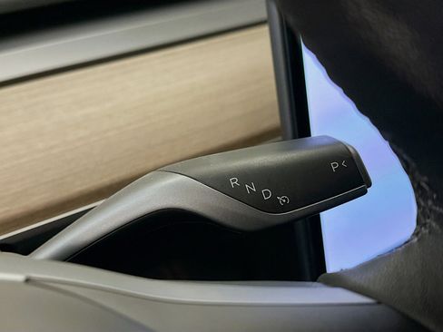 Used 2023 Tesla Model Y Long Range image 24