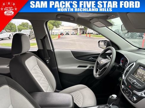 Used 2019 Chevrolet Equinox LS FWD image 18