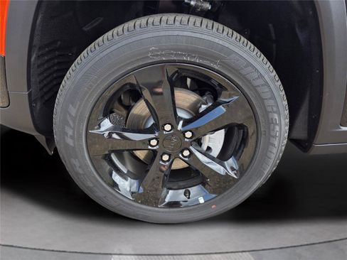 New 2025 Jeep Grand Cherokee Altitude image 37