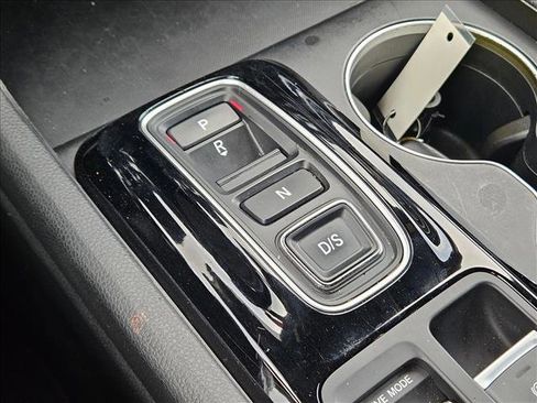 Used 2024 Honda Pilot Sport image 14