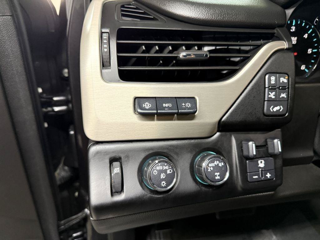 Used 2017 GMC Yukon XL Denali w/ Open Road Package AWD/4WD image 18