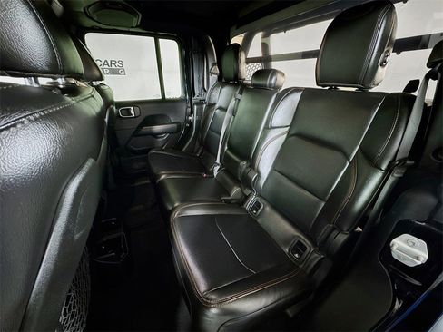 Used 2023 Jeep Gladiator Mojave w/ Cold Weather Group image 25