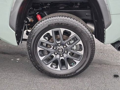 Used 2025 Toyota Tundra Limited AWD/4WD image 7