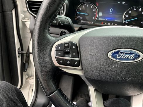 Used 2021 Ford Explorer Limited w/ Equipment Group 301A AWD/4WD image 11