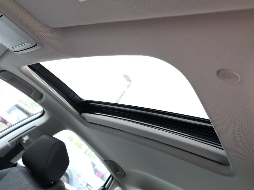 Used 2025 Honda Accord SE image 15