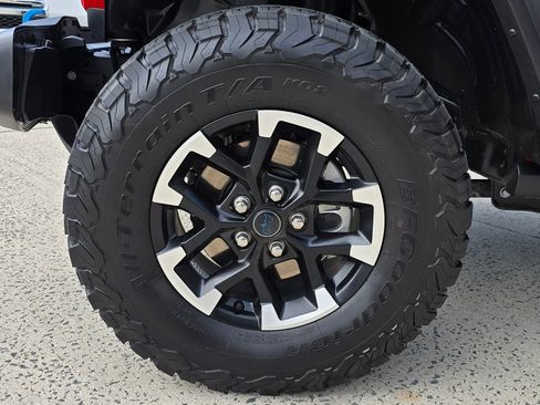 Used 2025 Jeep Wrangler Unlimited Rubicon 4xe w/ Convenience Group AWD/4WD image 15