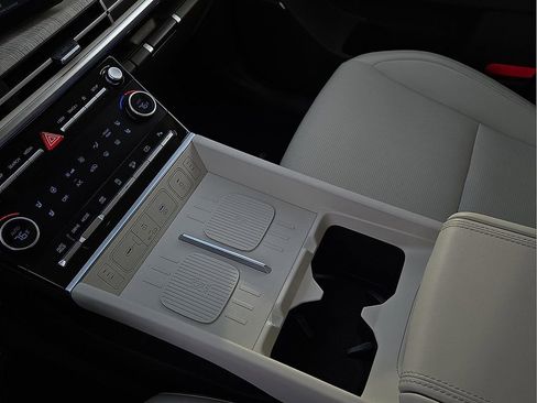 Used 2025 Hyundai Santa Fe Calligraphy image 21