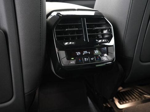 Used 2024 BMW iX xDrive50 w/ Premium Package AWD/4WD image 35
