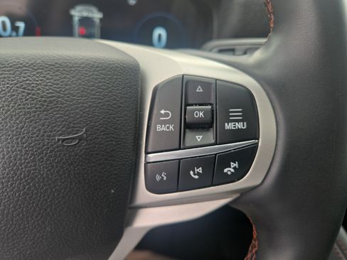 Used 2025 Ford Explorer Active w/ Active Comfort Package AWD/4WD image 28
