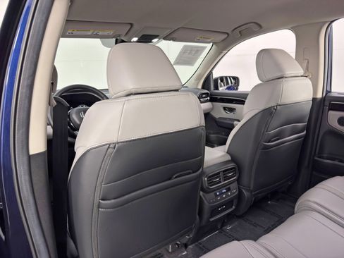 Used 2025 Honda Pilot EX-L image 33