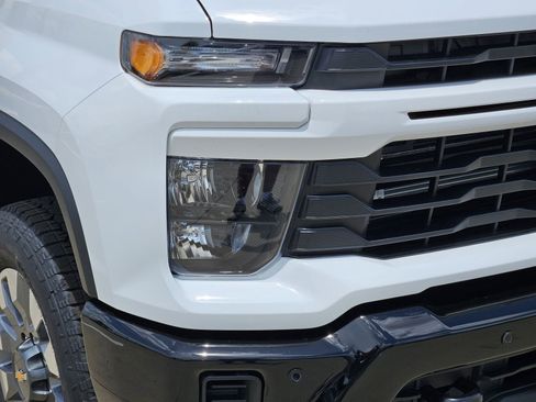 New 2026 Chevrolet Silverado 2500 Custom w/ Custom Value Package AWD/4WD image 10