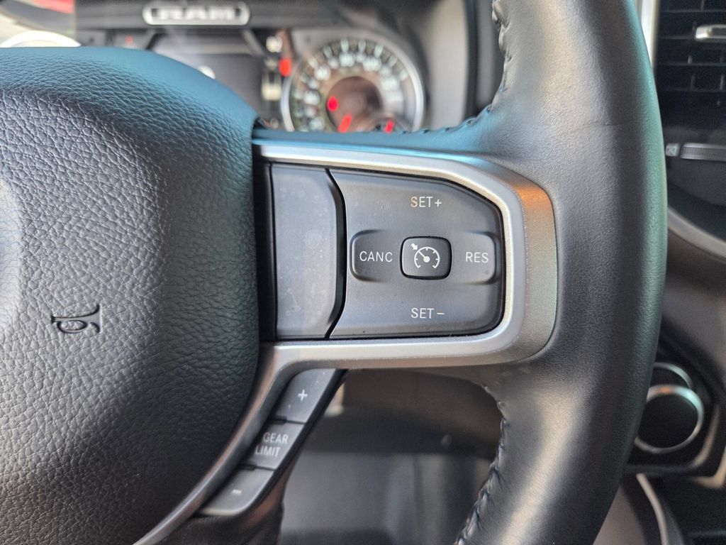 Used 2022 RAM 1500 Big Horn AWD/4WD image 34