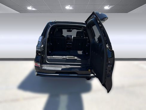 Used 2023 Lexus GX 460 Premium AWD/4WD image 32