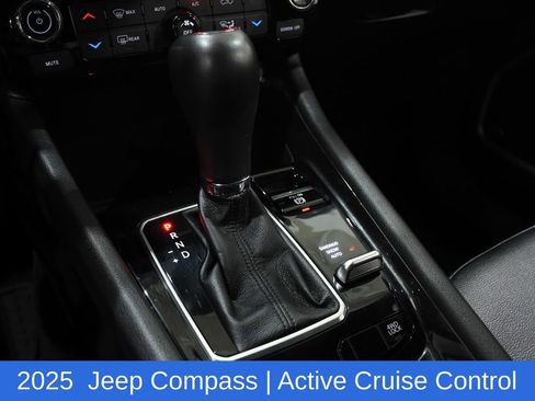 Used 2025 Jeep Compass Latitude w/ Sun & Sound Group image 24