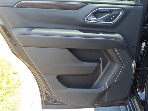 Used 2021 GMC Yukon SLE w/ Gmc Pro Safety Plus Package AWD/4WD image 19