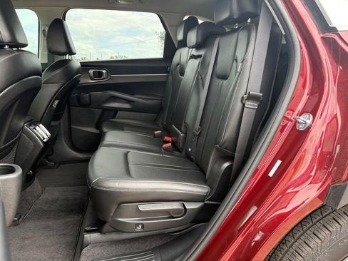 Certified 2025 Kia Sorento S w/ Panoramic Sunroof Package image 13