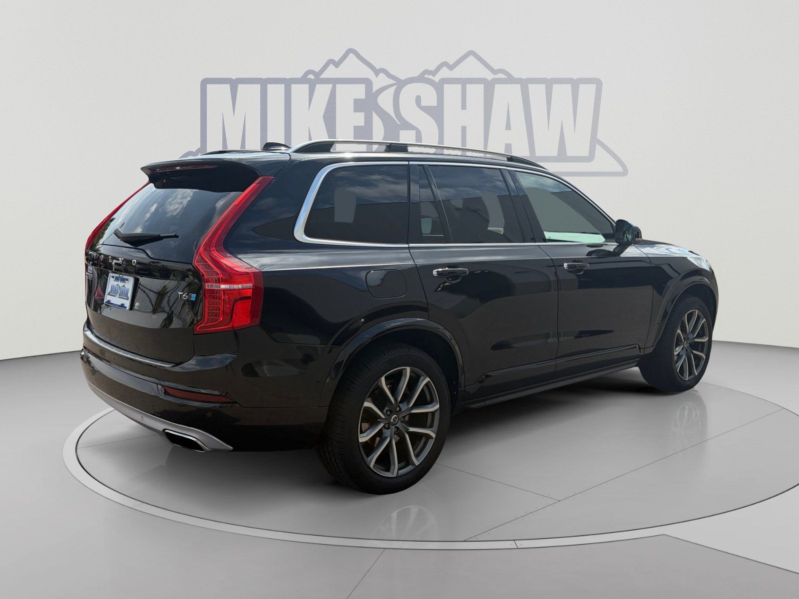 Used 2017 Volvo XC90 T6 Momentum w/ Vision Package AWD/4WD image 5