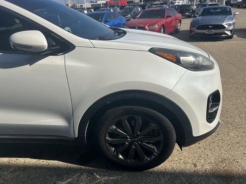 Used 2018 Kia Sportage EX w/ EX Sport Appearance Package image 2