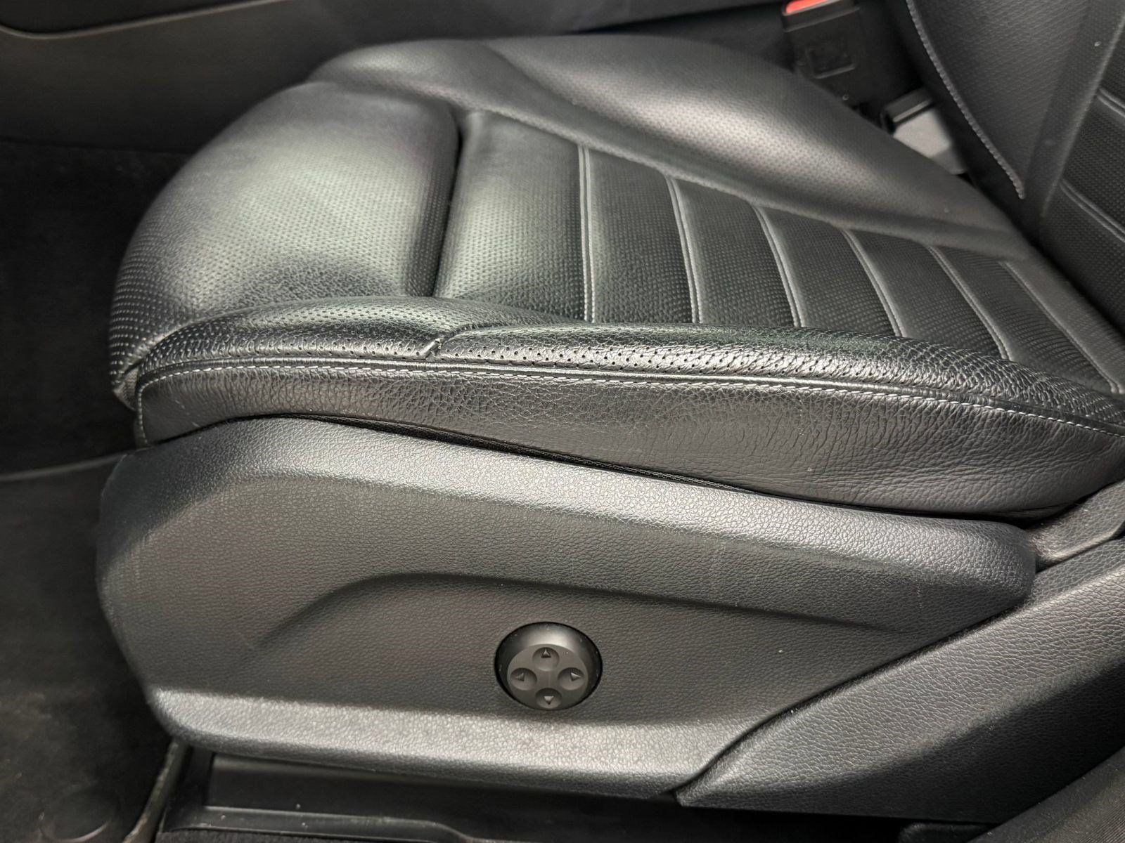 Used 2022 Mercedes-Benz GLC 300 4MATIC image 14