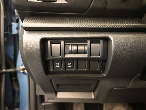 Used 2021 Subaru Crosstrek 2.0i AWD/4WD image 11