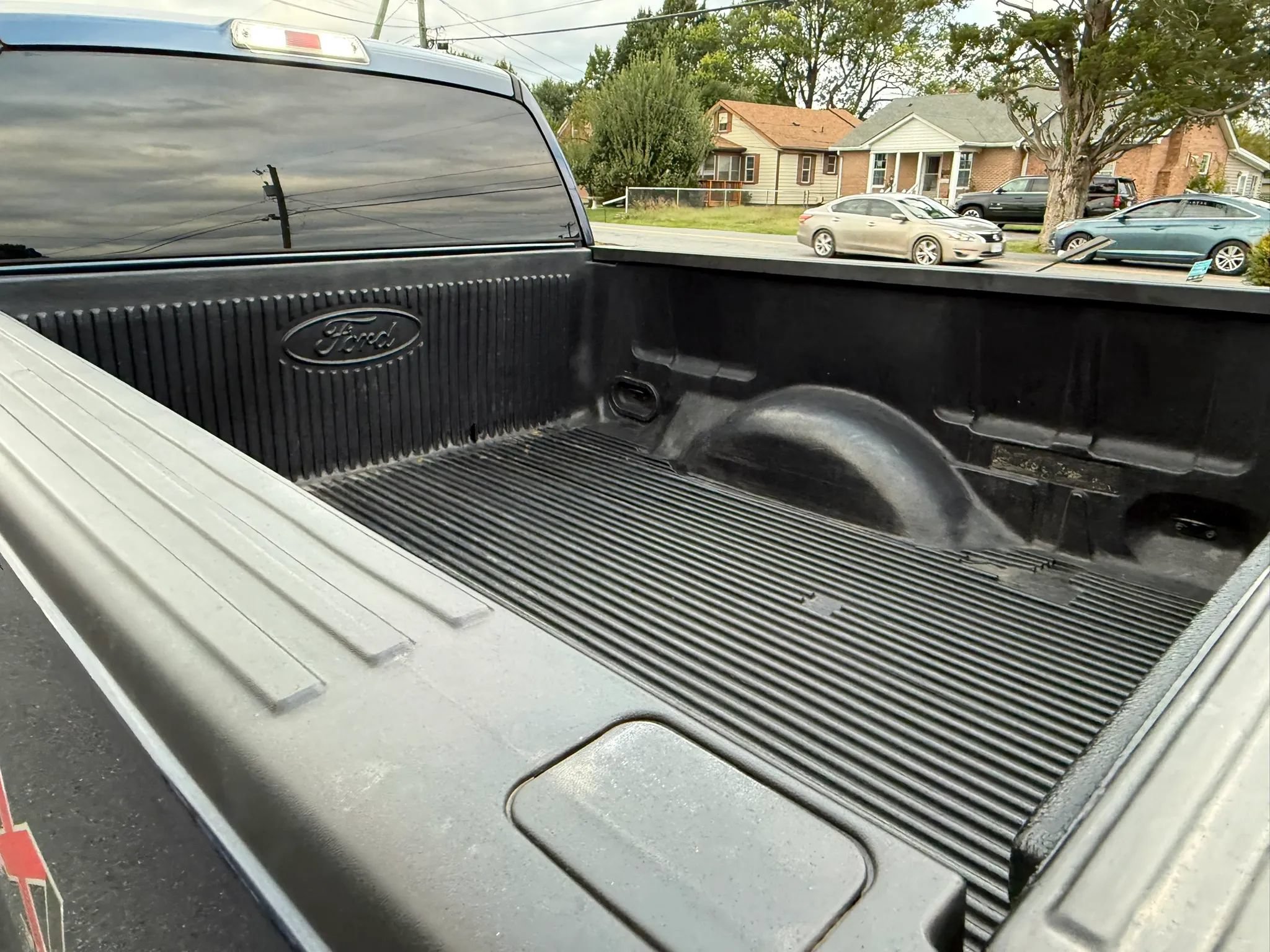 Used 2013 Ford F150 XLT w/ XLT Chrome Pkg AWD/4WD image 27