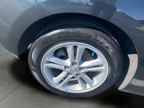 Used 2017 Chevrolet Cruze LT w/ Convenience Package image 18