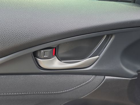 Used 2019 Honda Civic EX image 18