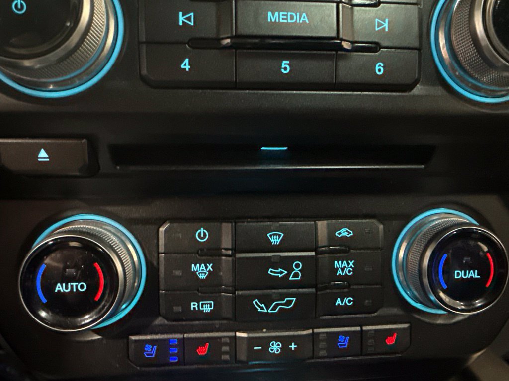 Used 2018 Ford F150 Platinum w/ Equipment Group 701A Luxury AWD/4WD image 11