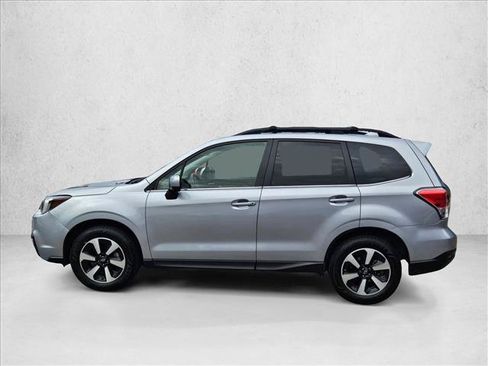 Used 2017 Subaru Forester 2.5i Limited w/ Popular Package #2 AWD/4WD image 9