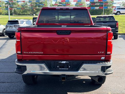 Used 2025 Chevrolet Silverado 2500 LTZ w/ LTZ Convenience Package AWD/4WD image 6
