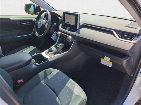New 2025 Toyota RAV4 XLE image 27