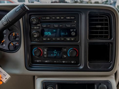 Used 2007 GMC Sierra 3500 SLT w/ Heavy-Duty Power Package image 24