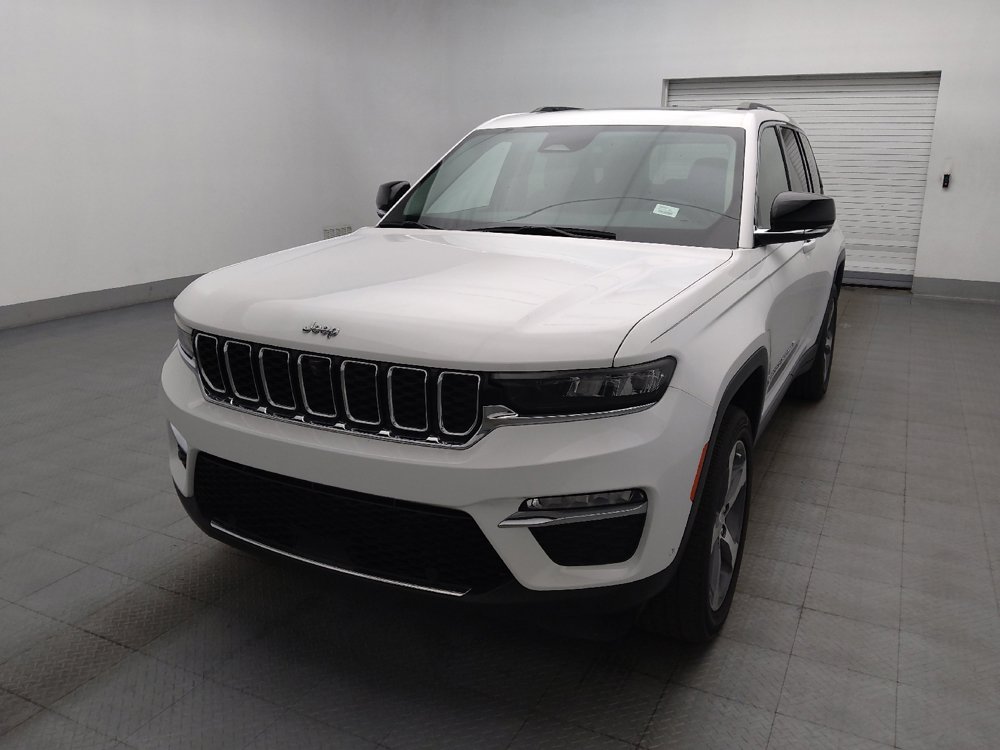 Used 2023 Jeep Grand Cherokee Limited w/ Luxury Tech Group II RWD image 15