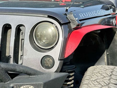 Used 2016 Jeep Wrangler Unlimited Rubicon w/ Connectivity Group image 16