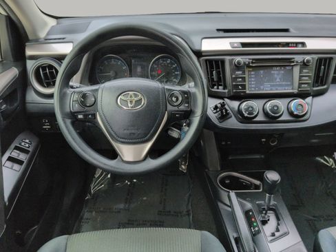 Used 2017 Toyota RAV4 LE FWD image 19