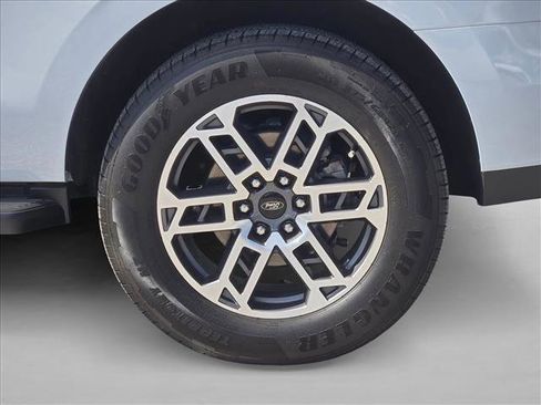 Used 2025 Ford Expedition Active image 24