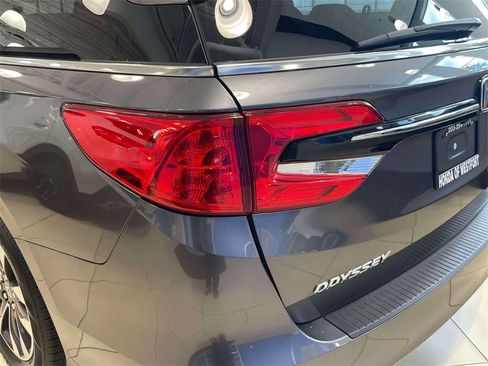 Certified 2024 Honda Odyssey EX-L image 9