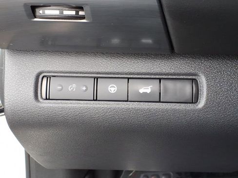 Certified 2023 Nissan Pathfinder SL w/ Lighting Package (N92) image 16