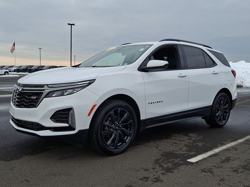 Certified 2023 Chevrolet Equinox RS image 3