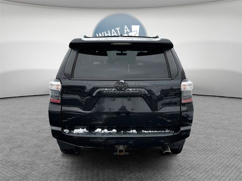 Used 2015 Toyota 4Runner SR5 image 5