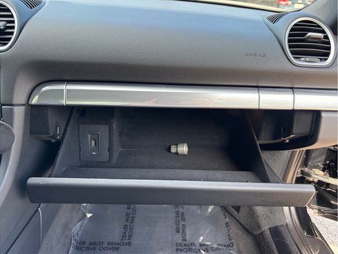Used 2019 Porsche 718 Cayman RWD image 34