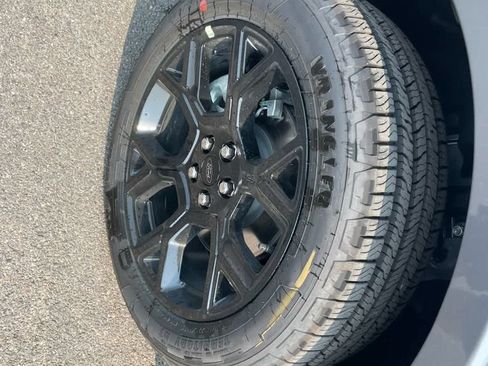 Used 2025 Ford Maverick Lobo AWD/4WD image 9