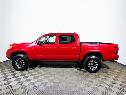 Certified 2022 Toyota Tacoma SR image 5